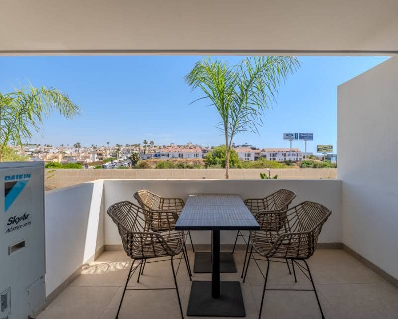 2 soveværelse Lejlighed til salg i Playa Flamenca med swimmingpool garage - € 379.000 (Ref: 9674787)