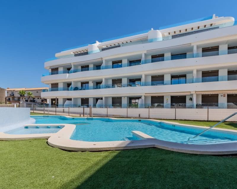 2 soveværelse Lejlighed til salg i Playa Flamenca med swimmingpool garage - € 379.000 (Ref: 9674787)