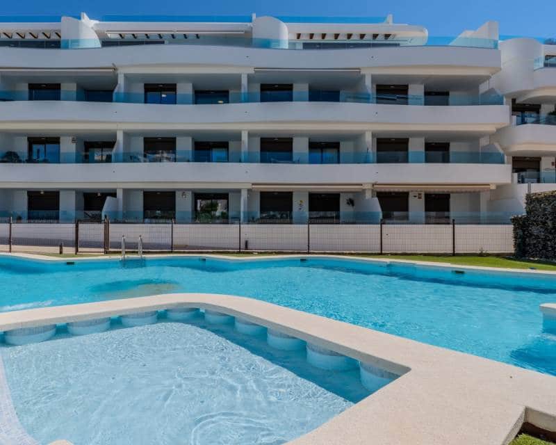 2 soveværelse Lejlighed til salg i Playa Flamenca med swimmingpool garage - € 379.000 (Ref: 9674787)