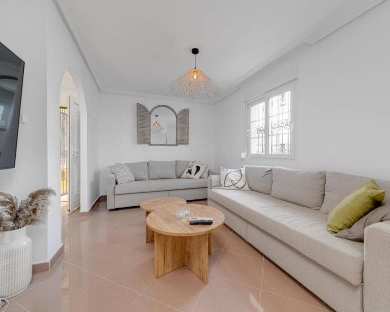 3 Zimmer Villa zu verkaufen in Playa Flamenca mit Pool Garage - 379.900 € (Ref: 9678218)