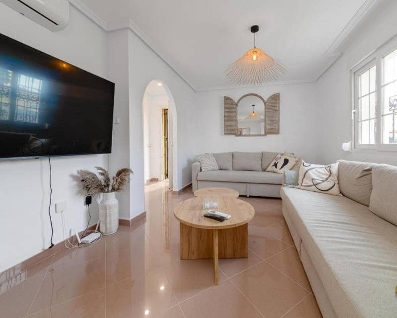 3 Zimmer Villa zu verkaufen in Playa Flamenca mit Pool Garage - 379.900 € (Ref: 9678218)