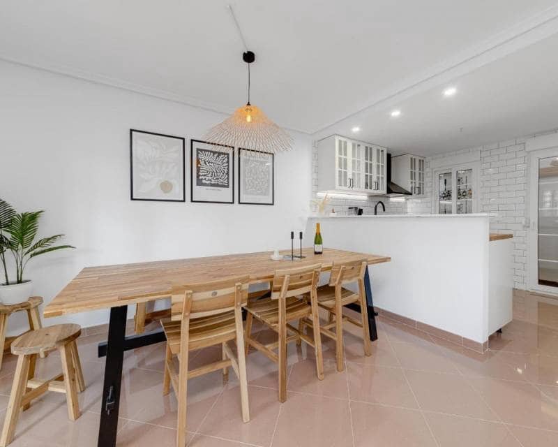 3 Zimmer Villa zu verkaufen in Playa Flamenca mit Pool Garage - 379.900 € (Ref: 9678218)