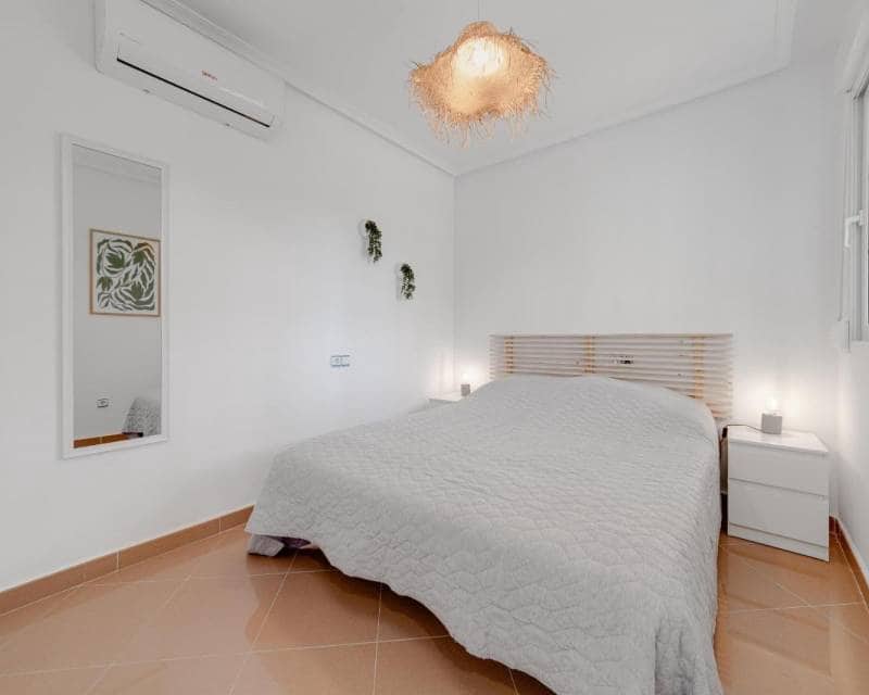 3 Zimmer Villa zu verkaufen in Playa Flamenca mit Pool Garage - 379.900 € (Ref: 9678218)