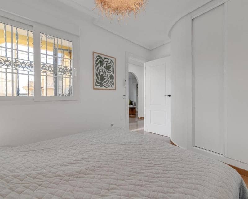 3 Zimmer Villa zu verkaufen in Playa Flamenca mit Pool Garage - 379.900 € (Ref: 9678218)