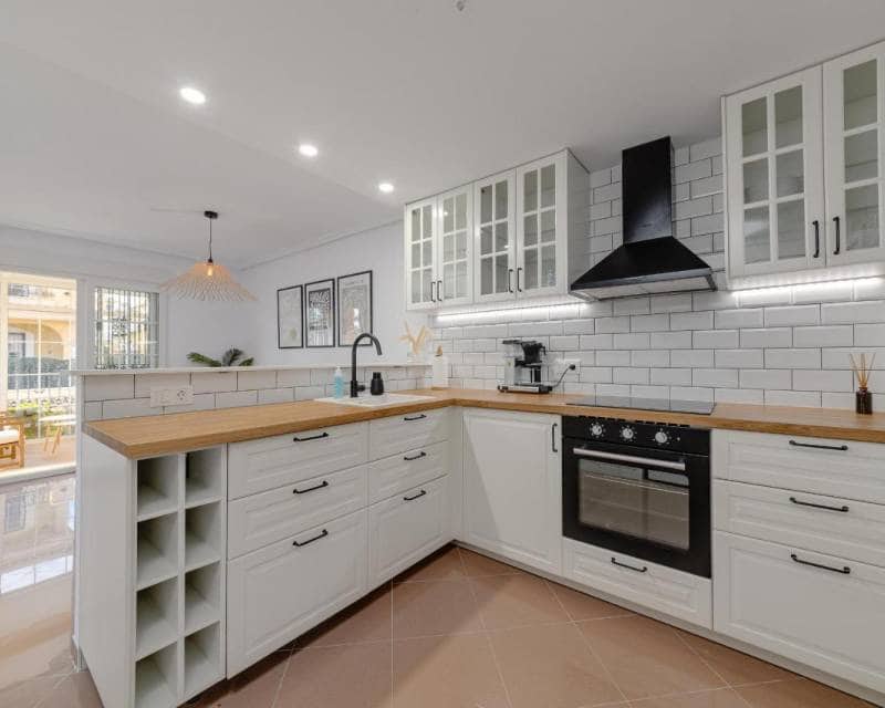 3 Zimmer Villa zu verkaufen in Playa Flamenca mit Pool Garage - 379.900 € (Ref: 9678218)