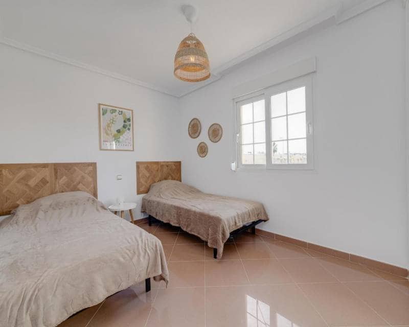 3 Zimmer Villa zu verkaufen in Playa Flamenca mit Pool Garage - 379.900 € (Ref: 9678218)