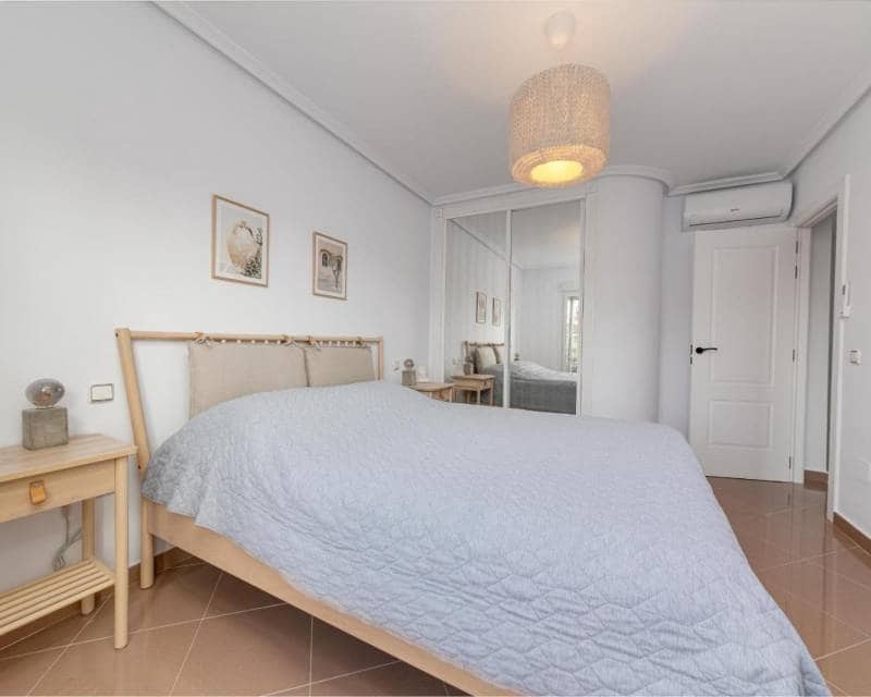 3 Zimmer Villa zu verkaufen in Playa Flamenca mit Pool Garage - 379.900 € (Ref: 9678218)