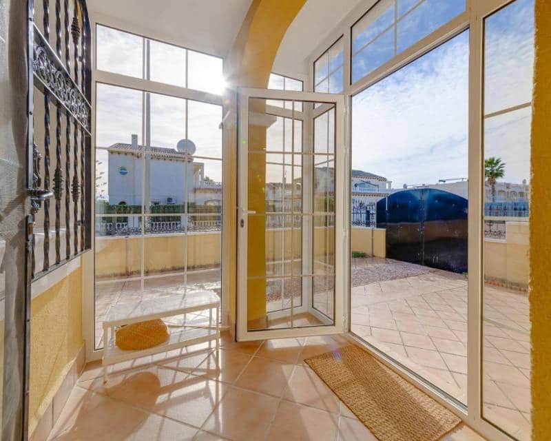 3 Zimmer Villa zu verkaufen in Playa Flamenca mit Pool Garage - 379.900 € (Ref: 9678218)