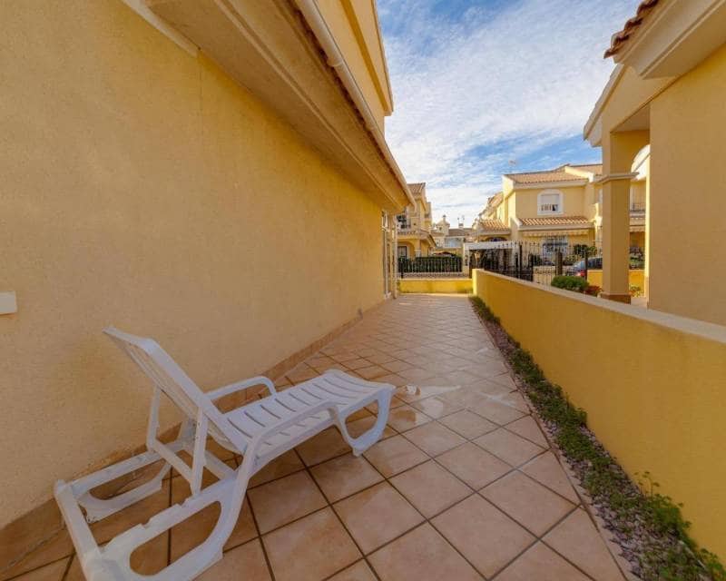3 Zimmer Villa zu verkaufen in Playa Flamenca mit Pool Garage - 379.900 € (Ref: 9678218)