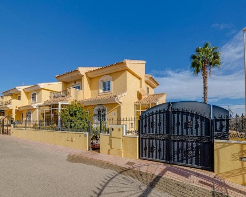 3 Zimmer Villa zu verkaufen in Playa Flamenca mit Pool Garage - 379.900 € (Ref: 9678218)