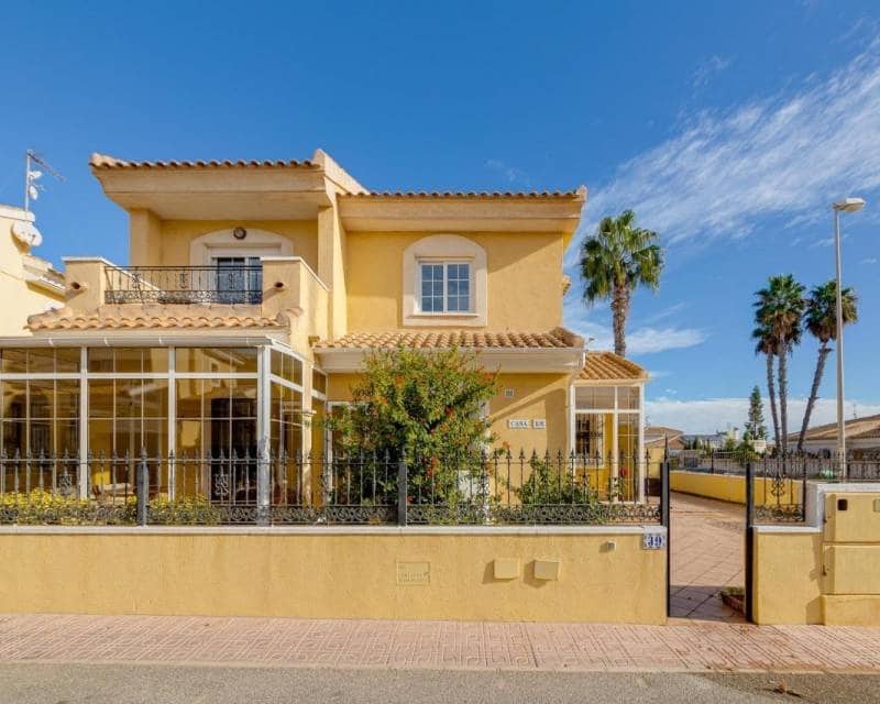 3 Zimmer Villa zu verkaufen in Playa Flamenca mit Pool Garage - 379.900 € (Ref: 9678218)