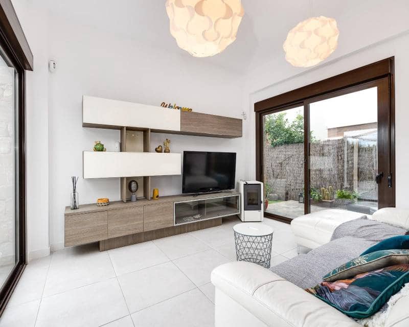 2 soveværelse Villa til salg i Orihuela Costa med swimmingpool - € 349.000 (Ref: 9679156)