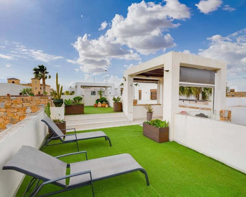 2 soveværelse Villa til salg i Orihuela Costa med swimmingpool - € 349.000 (Ref: 9679156)