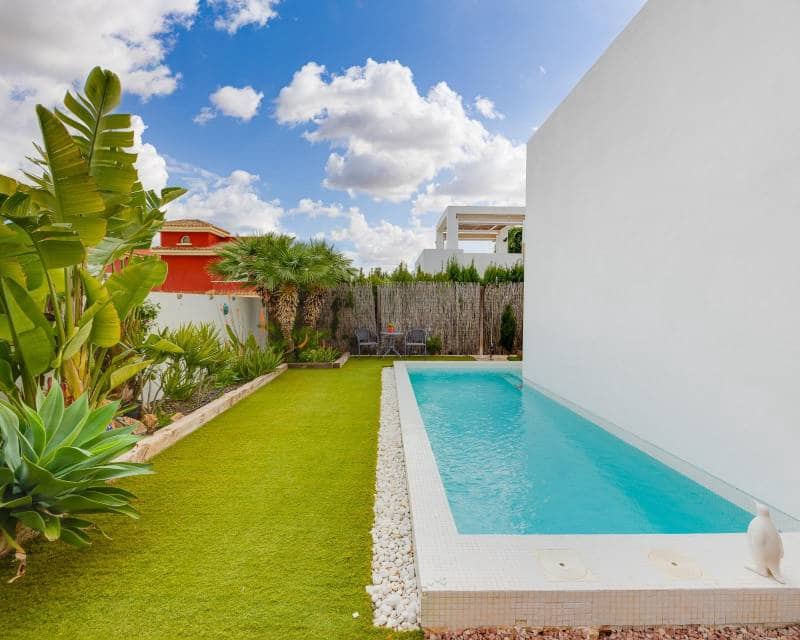 2 soveværelse Villa til salg i Orihuela Costa med swimmingpool - € 349.000 (Ref: 9679156)