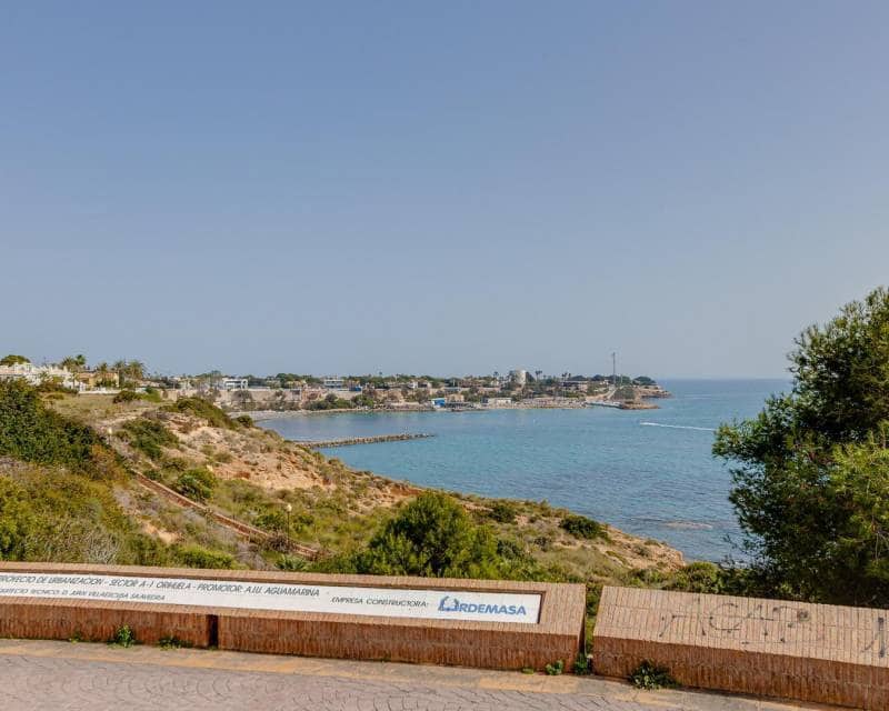 2 soveværelse Villa til salg i Orihuela Costa med swimmingpool - € 349.000 (Ref: 9679156)