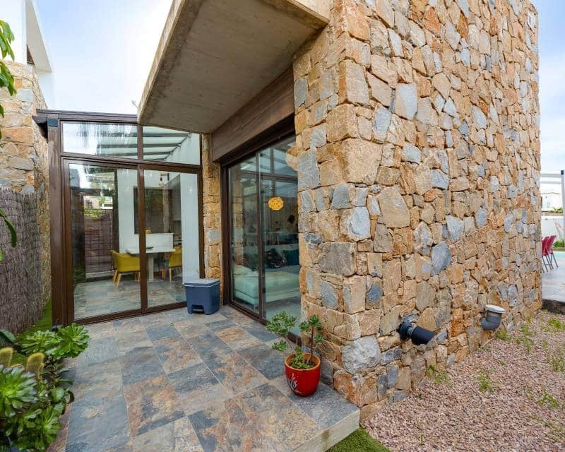 2 soveværelse Villa til salg i Orihuela Costa med swimmingpool - € 349.000 (Ref: 9679156)