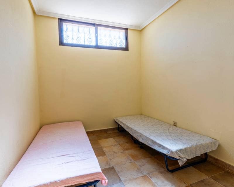 6 soverom Villa til salgs i Villamartin med svømmebasseng garasje - € 365 000 (Ref: 9687675)