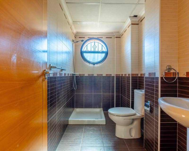 6 soverom Villa til salgs i Villamartin med svømmebasseng garasje - € 365 000 (Ref: 9687675)