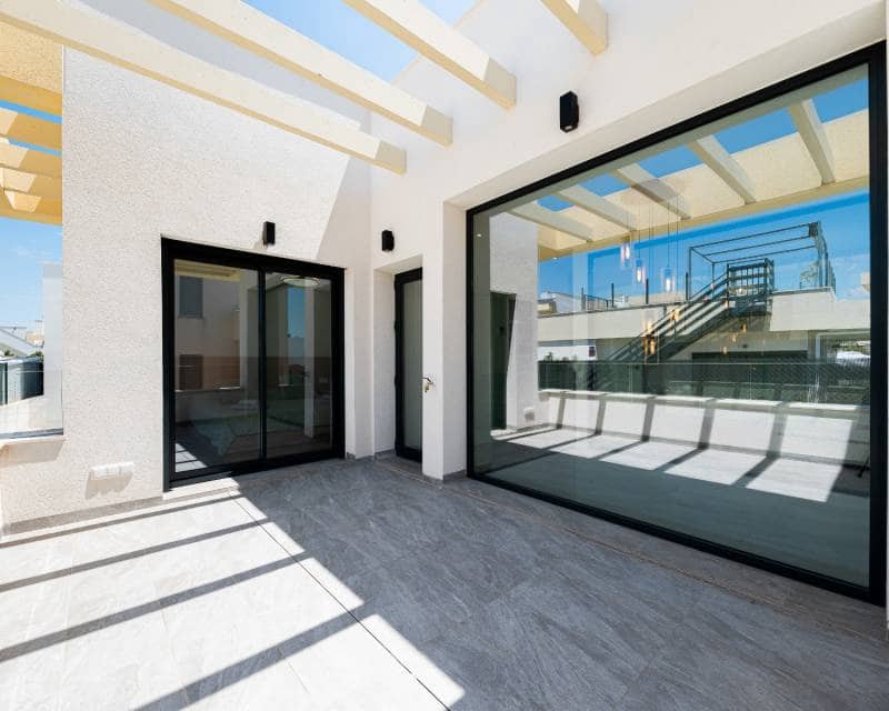 3 bedroom Villa for sale in Los Montesinos with pool garage - € 449,000 (Ref: 9691480)