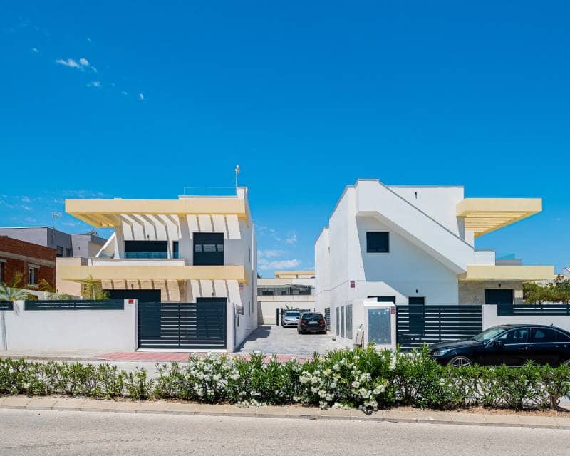 3 bedroom Villa for sale in Los Montesinos with pool garage - € 449,000 (Ref: 9691480)