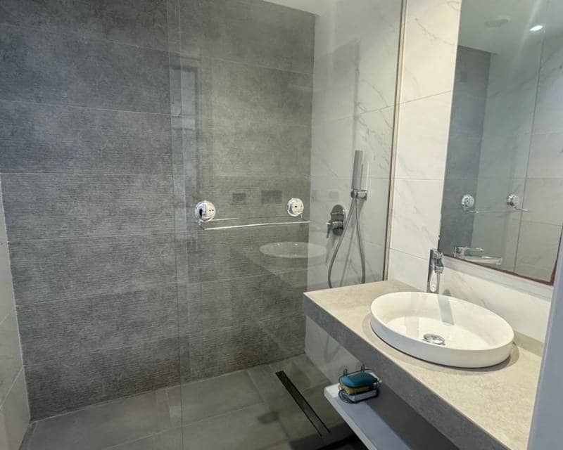 2 bedroom Penthouse for sale in Punta Prima with pool garage - € 279,900 (Ref: 9694095)