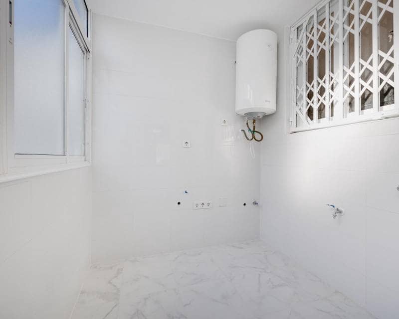 3 soverom Penthouse til salgs i Torrevieja med svømmebasseng - € 269 900 (Ref: 9708197)