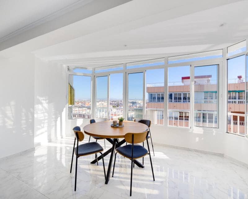 3 soverom Penthouse til salgs i Torrevieja med svømmebasseng - € 269 900 (Ref: 9708197)