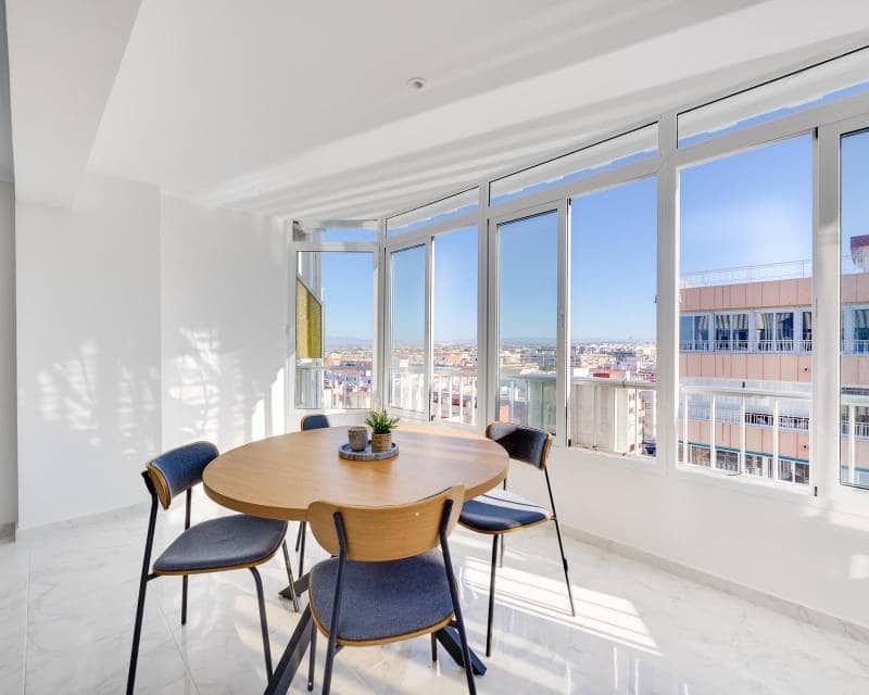 3 soverom Penthouse til salgs i Torrevieja med svømmebasseng - € 269 900 (Ref: 9708197)