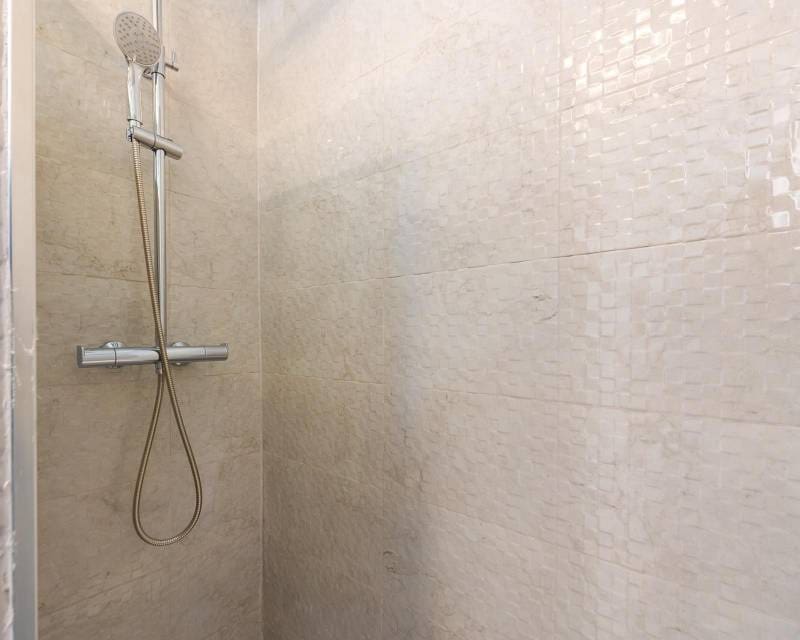 3 soverom Penthouse til salgs i Torrevieja med svømmebasseng - € 269 900 (Ref: 9708197)