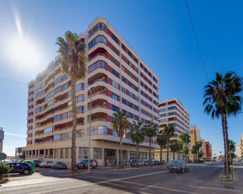 3 soverom Penthouse til salgs i Torrevieja med svømmebasseng - € 269 900 (Ref: 9708197)