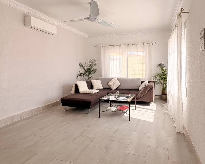 Chalet de 4 habitaciones en Ciudad Quesada en venta con piscina garaje - 415.000 € (Ref: 9713904)