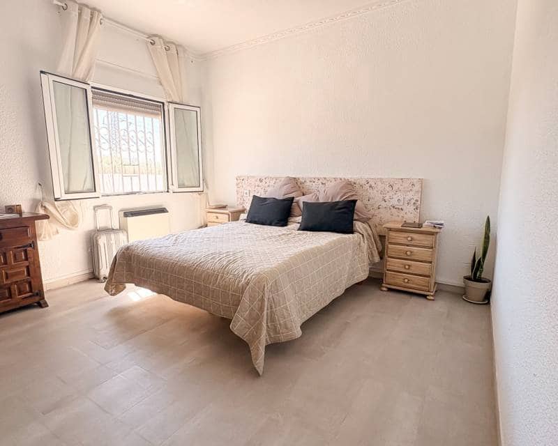 Chalet de 4 habitaciones en Ciudad Quesada en venta con piscina garaje - 415.000 € (Ref: 9713904)