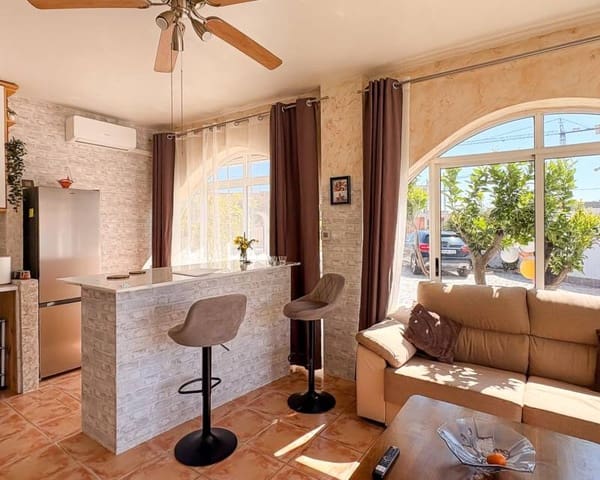 Chalet de 4 habitaciones en Ciudad Quesada, Rojales en venta con piscina garaje - 415.000 € (Ref: 9713904)