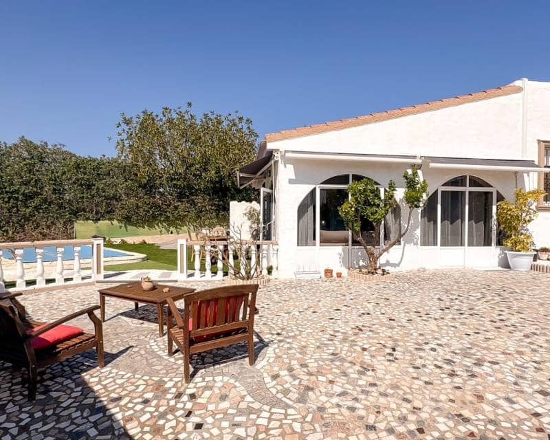 Chalet de 4 habitaciones en Ciudad Quesada en venta con piscina garaje - 415.000 € (Ref: 9713904)