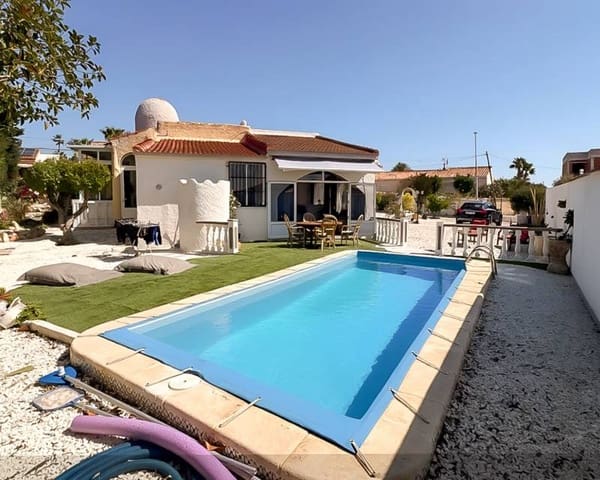 Chalet de 4 habitaciones en Ciudad Quesada, Rojales en venta con piscina garaje - 415.000 € (Ref: 9713904)