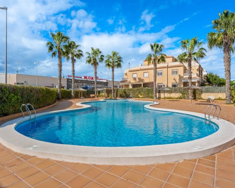 3 slaapkamer Halfvrijstaande villa te koop in Ciudad Quesada met zwembad garage - € 269.000 (Ref: 9715713)