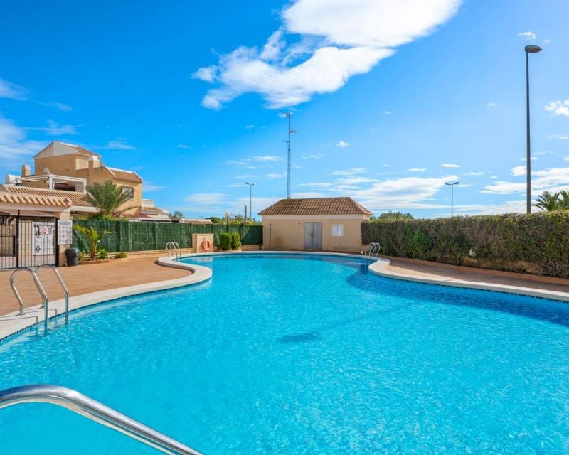 3 slaapkamer Halfvrijstaande villa te koop in Ciudad Quesada met zwembad garage - € 269.000 (Ref: 9715713)