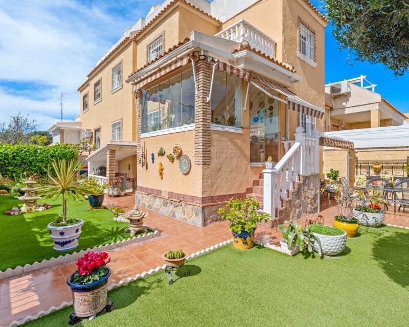 3 slaapkamer Halfvrijstaande villa te koop in Ciudad Quesada met zwembad garage - € 269.000 (Ref: 9715713)