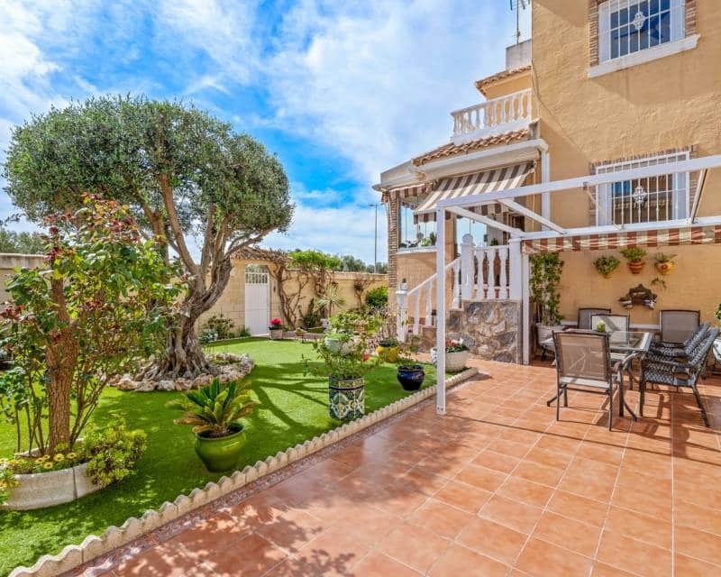 3 slaapkamer Halfvrijstaande villa te koop in Ciudad Quesada met zwembad garage - € 269.000 (Ref: 9715713)