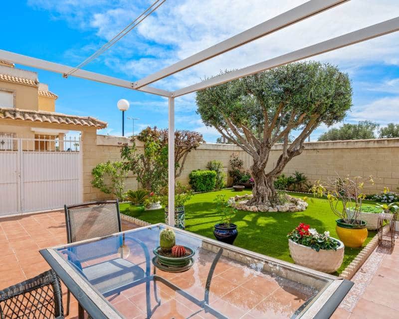 3 slaapkamer Halfvrijstaande villa te koop in Ciudad Quesada met zwembad garage - € 269.000 (Ref: 9715713)