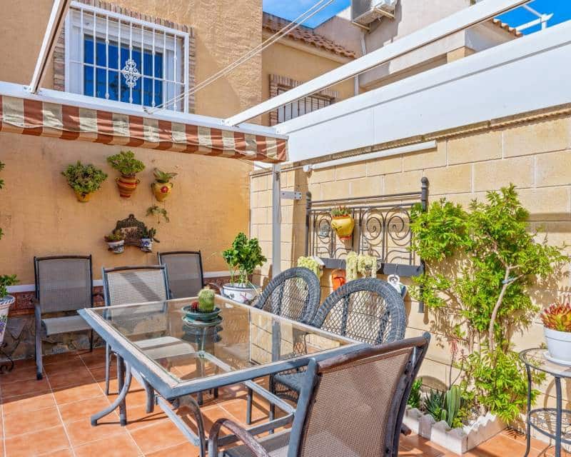 3 slaapkamer Halfvrijstaande villa te koop in Ciudad Quesada met zwembad garage - € 269.000 (Ref: 9715713)