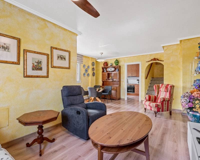 3 slaapkamer Halfvrijstaande villa te koop in Ciudad Quesada met zwembad garage - € 269.000 (Ref: 9715713)