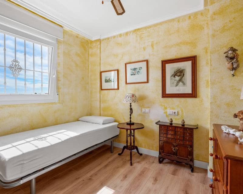 3 slaapkamer Halfvrijstaande villa te koop in Ciudad Quesada met zwembad garage - € 269.000 (Ref: 9715713)