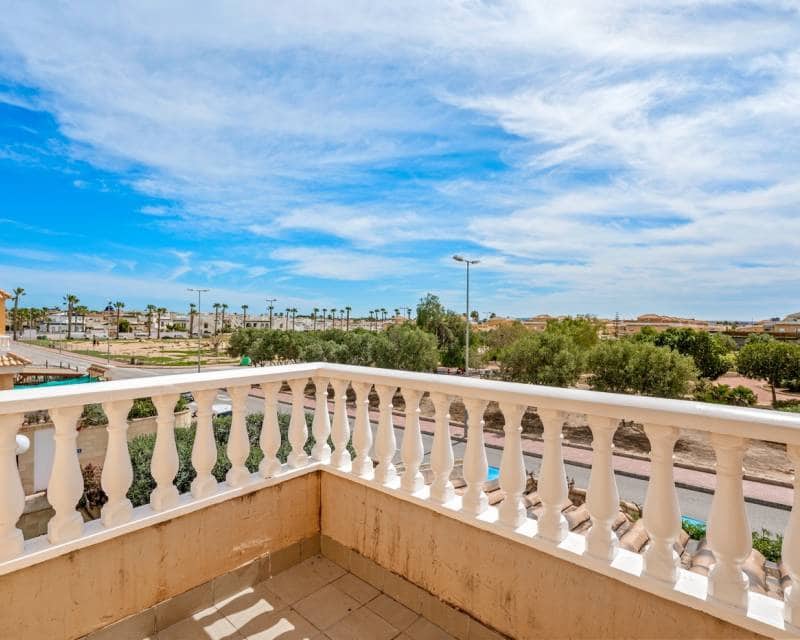 3 slaapkamer Halfvrijstaande villa te koop in Ciudad Quesada met zwembad garage - € 269.000 (Ref: 9715713)