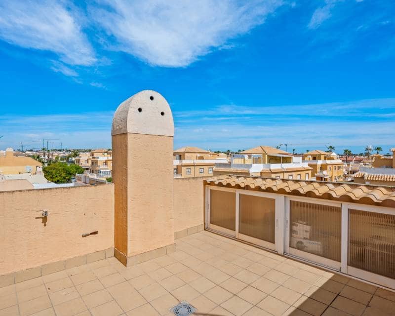 3 slaapkamer Halfvrijstaande villa te koop in Ciudad Quesada met zwembad garage - € 269.000 (Ref: 9715713)