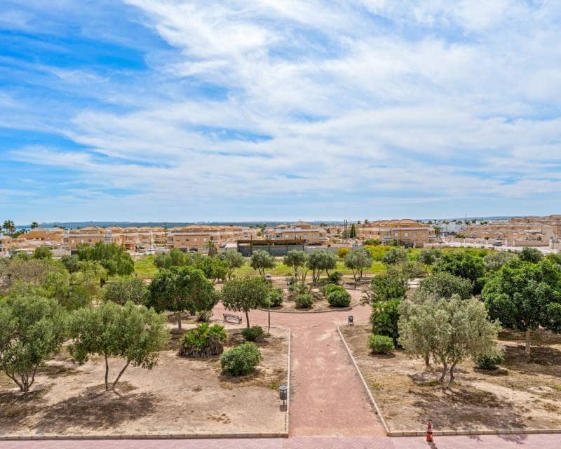 3 slaapkamer Halfvrijstaande villa te koop in Ciudad Quesada met zwembad garage - € 269.000 (Ref: 9715713)