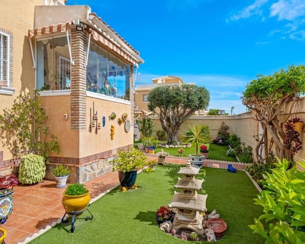 3 soverom Kjedet enebolig til salgs i Ciudad Quesada, Rojales med svømmebasseng garasje - € 269 000 (Ref: 9715713)