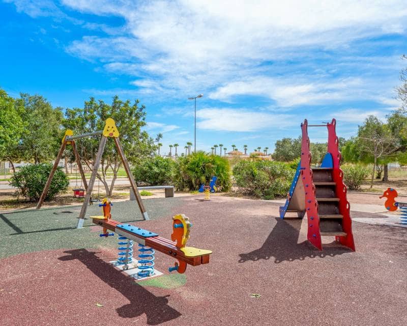 3 slaapkamer Halfvrijstaande villa te koop in Ciudad Quesada met zwembad garage - € 269.000 (Ref: 9715713)