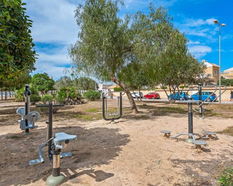 3 slaapkamer Halfvrijstaande villa te koop in Ciudad Quesada met zwembad garage - € 269.000 (Ref: 9715713)