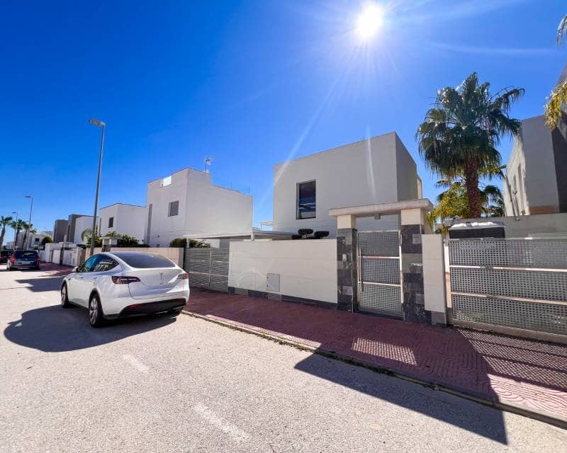 3 sovrum Villa till salu i Rojales med pool garage - 459 000 € (Ref: 9720497)